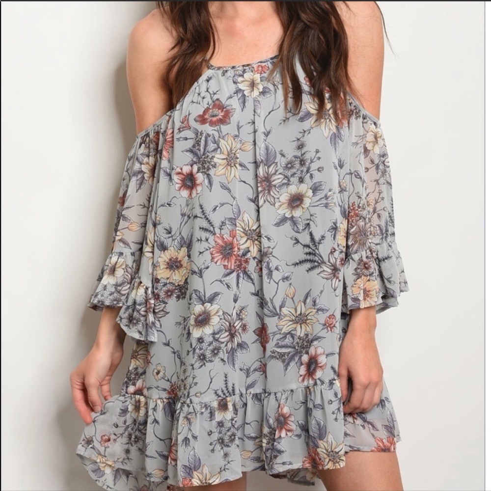 NEW🌹Gray Floral off shoulder dress